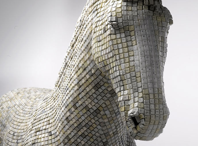 Троянский конь Hedonism(y) Trojaner художника Babis Panagiotidis
