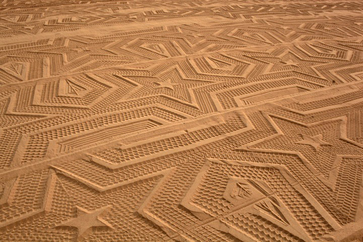 Знак на песке - искусство Гуниллы Клингберг