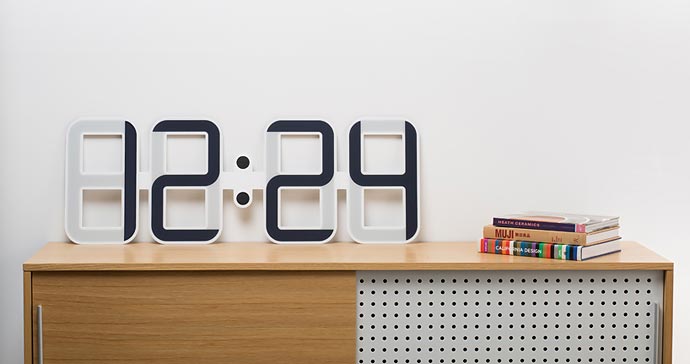 Модель ClockOne – электронные цифровые часы Twelve24