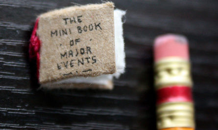 The Mini Book of Major Events - Маленькая книга больших событий художника Evan Lorenzen