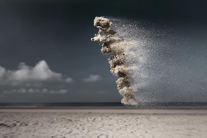 Gravity - Sand Creatures. Песчаные создания Клэр Дропперт