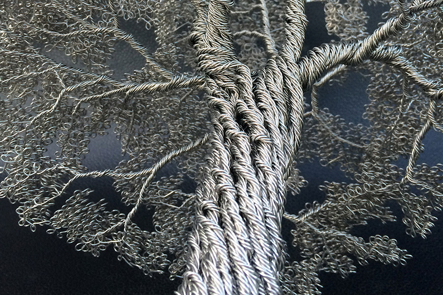 Деревья, сплетённые из металлической проволоки скульптора Клайва Мэдисона