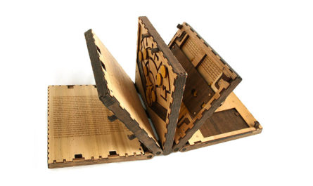 Деревянная книга-загадка «Codex Silenda» дизайнера Brady Whitney