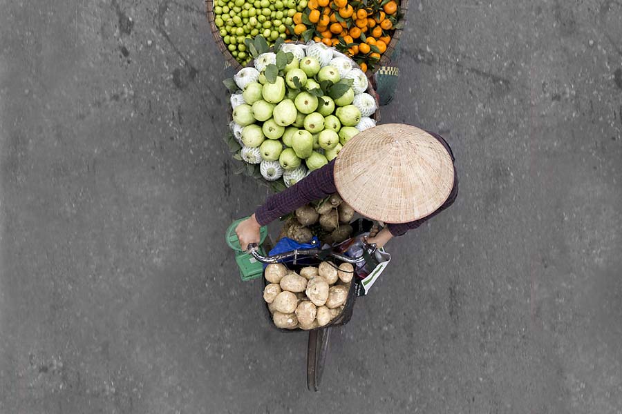Вьетнамские уличные продавцы на фотографиях Loes Heerink