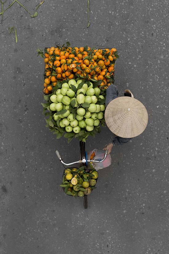 Вьетнамские уличные продавцы на фотографиях Loes Heerink