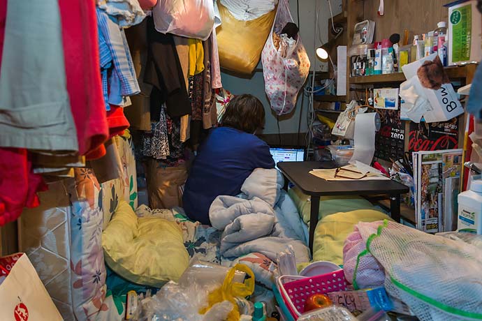 «Living Close» : фотографии Won Kim жителей токийского пансиона