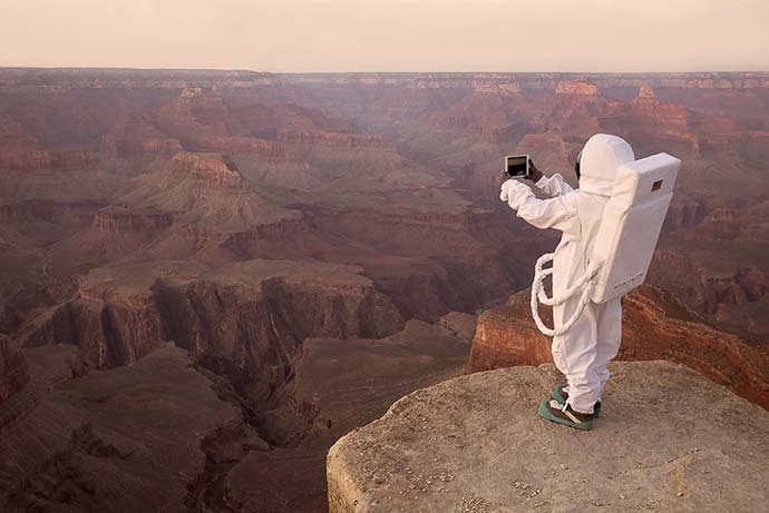 «Greetings From Mars». Привет с Марса фотографа Julien Mauve