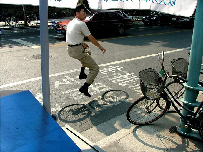 «Floating». Велосипеды-невидимки Zhao Huasen