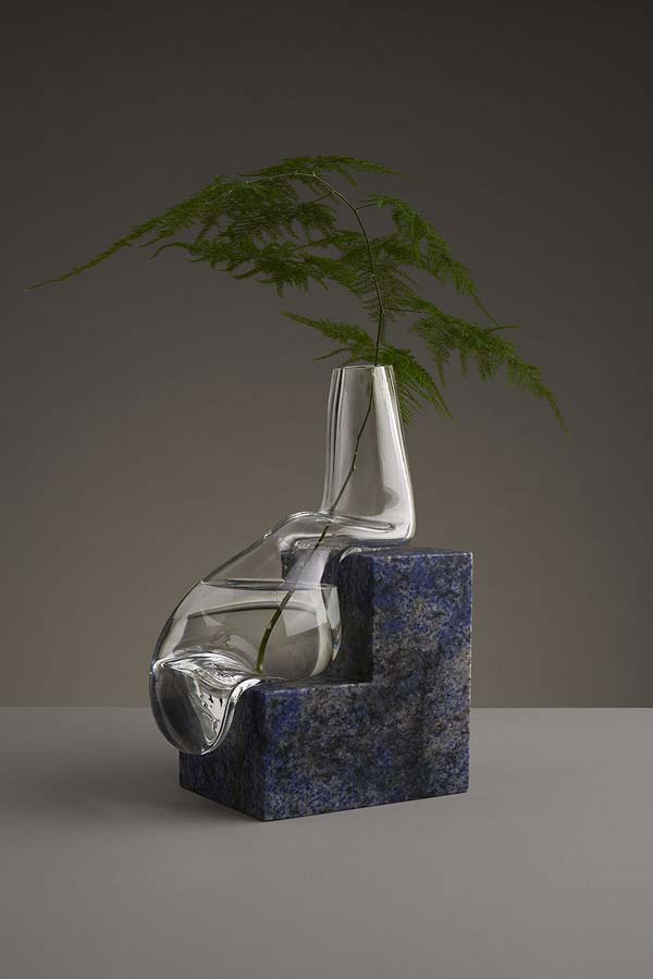 «Indefinite Vases» - трансформированные вазы дизайнеров Studio E.O