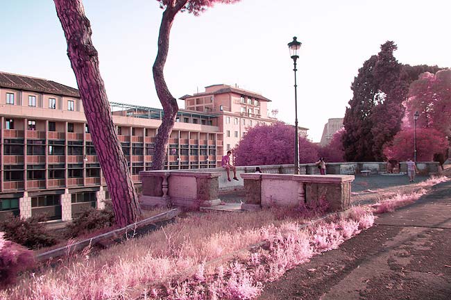 Инфракрасный Рим на фотографиях Milan Racmolnar
