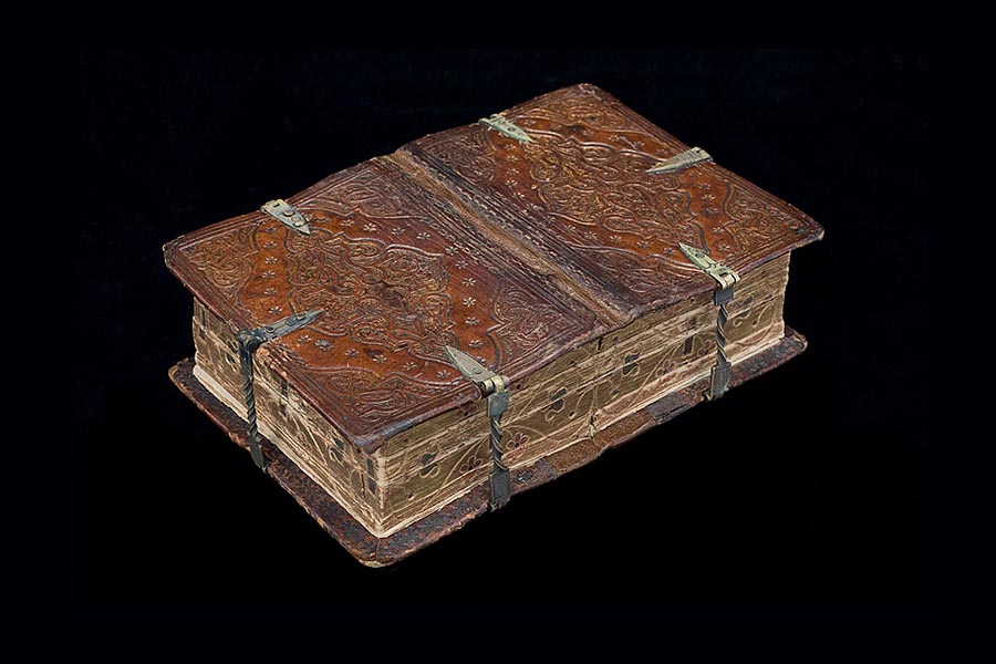 Старинная книга XVI века – 6 книг под одной обложкой