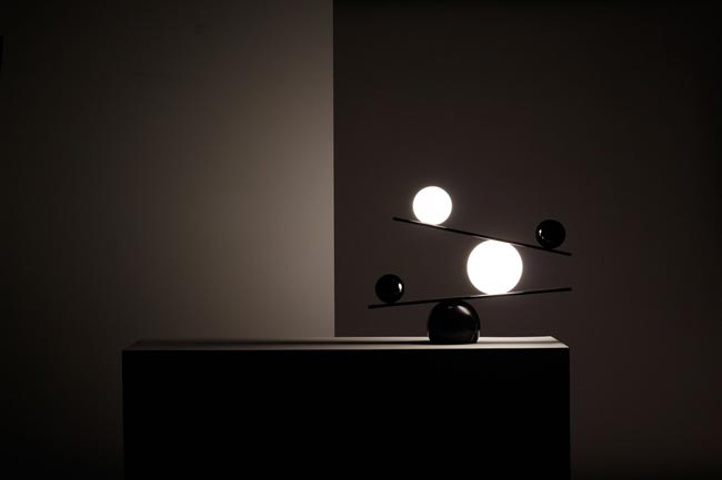 Световая лампа-балансир «Balance» дизайнера Victor Castanera