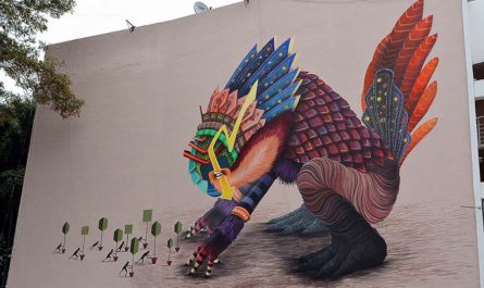 Фантастические твари Curiot на стенах мексиканских городов