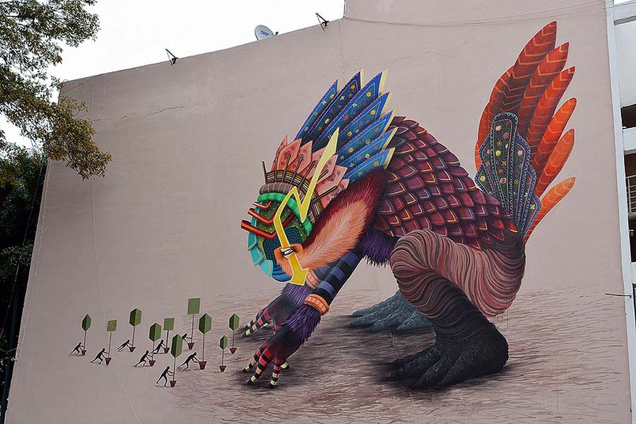 Фантастические твари Curiot на стенах мексиканских городов