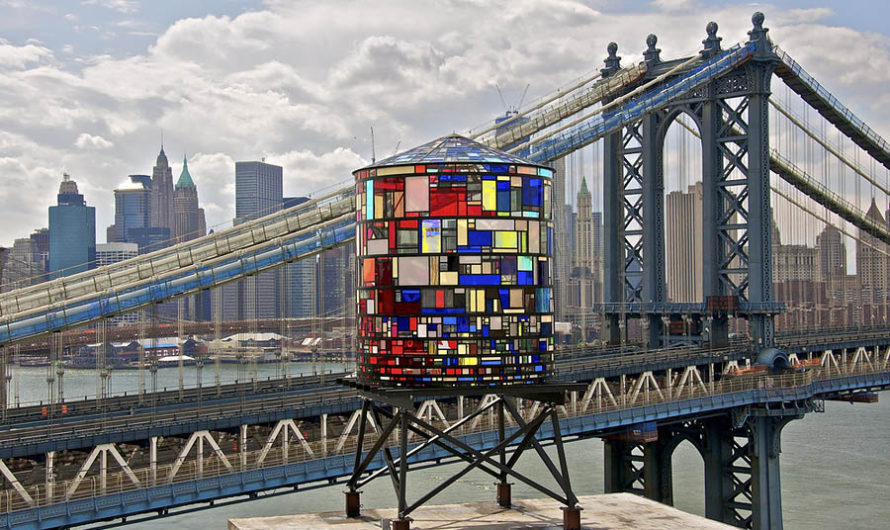 Watertower : Калейдоскопическая водонапорная башня Tom Fruin в Нью-Йорке