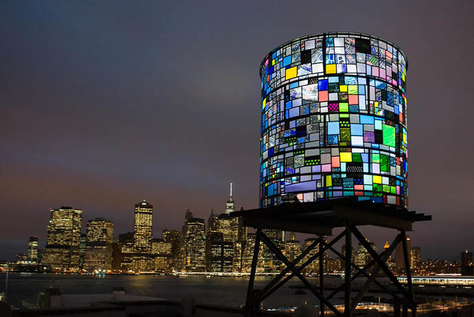 «Watertower» : Калейдоскопическая водонапорная башня Tom Fruin в Нью-Йорке