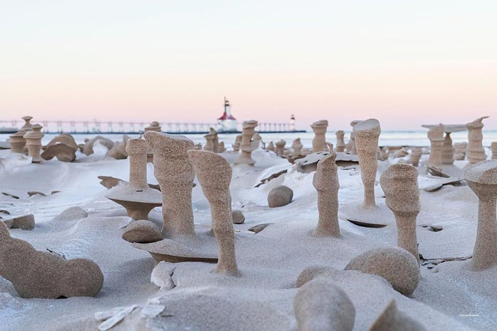 Ветер и песок : Фотографии Joshua Nowicki с берега озера Мичиган